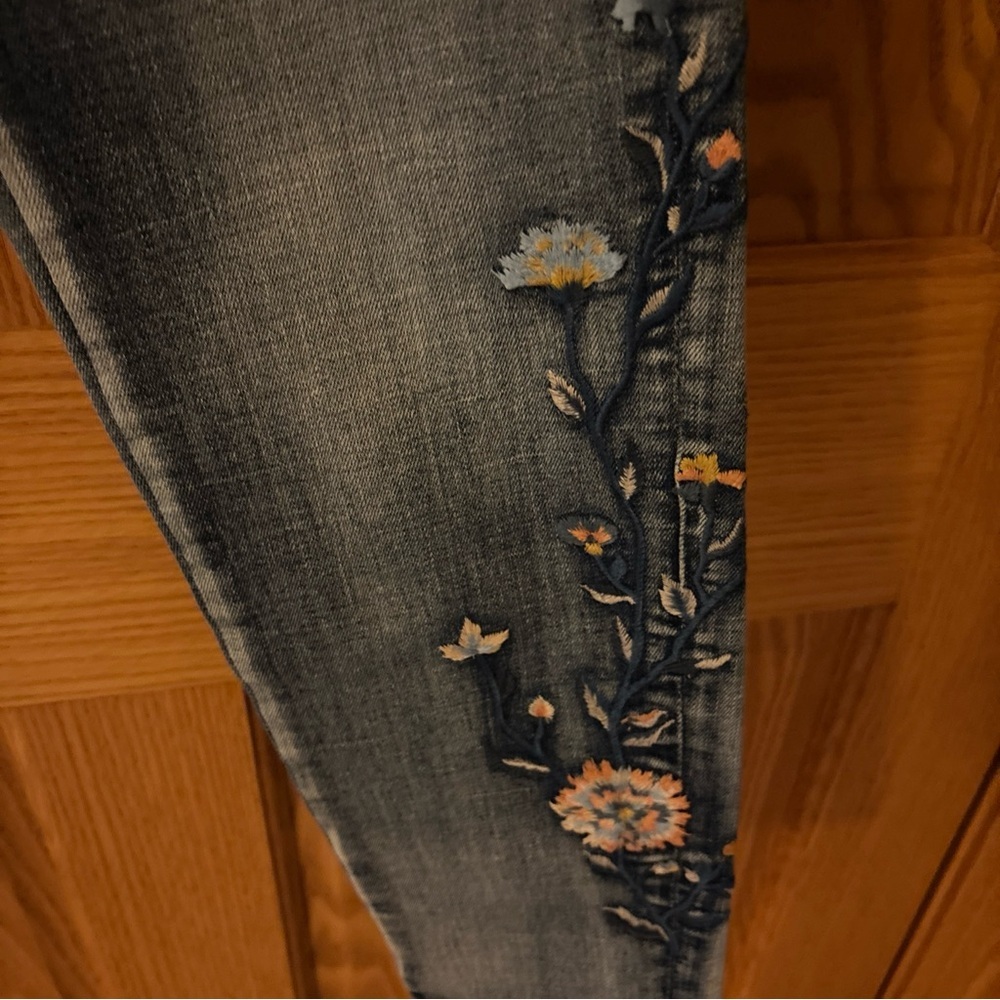 DRIFTWOOD Jackie High Rise Blue Floral Embroidered Skinny Jeans - Picture 3 of 8